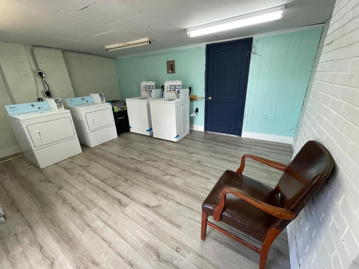 Pinelodge Motel Baxley Экстерьер фото
