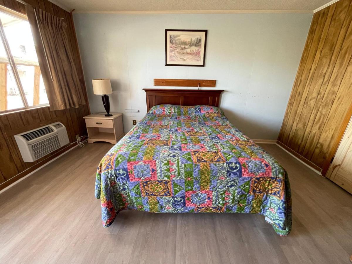 Pinelodge Motel Baxley Экстерьер фото