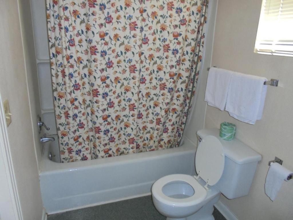 Pinelodge Motel Baxley Экстерьер фото