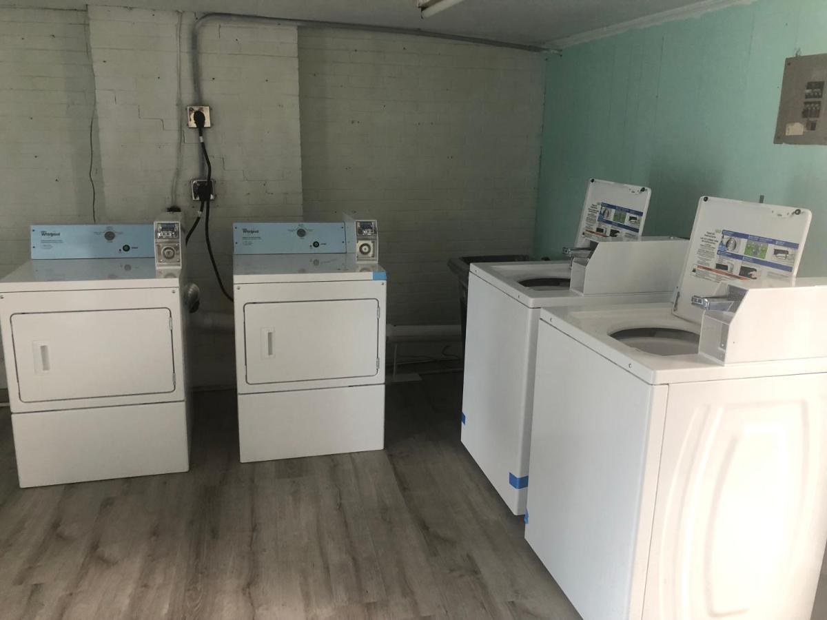 Pinelodge Motel Baxley Экстерьер фото