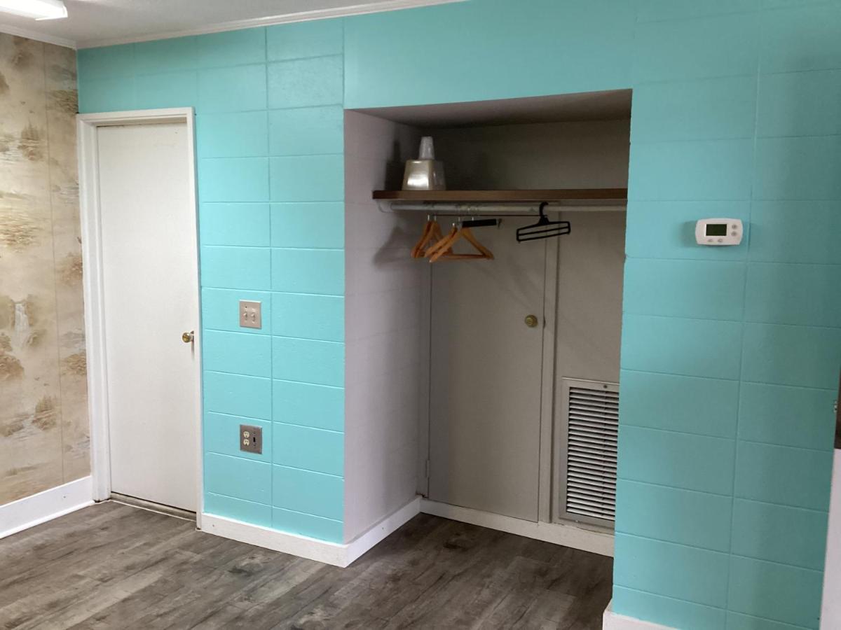 Pinelodge Motel Baxley Экстерьер фото
