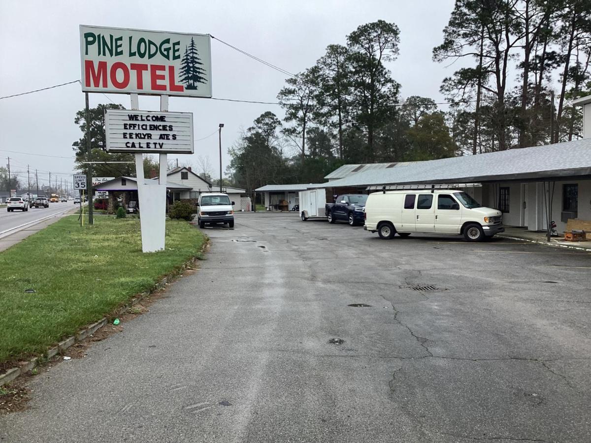 Pinelodge Motel Baxley Экстерьер фото