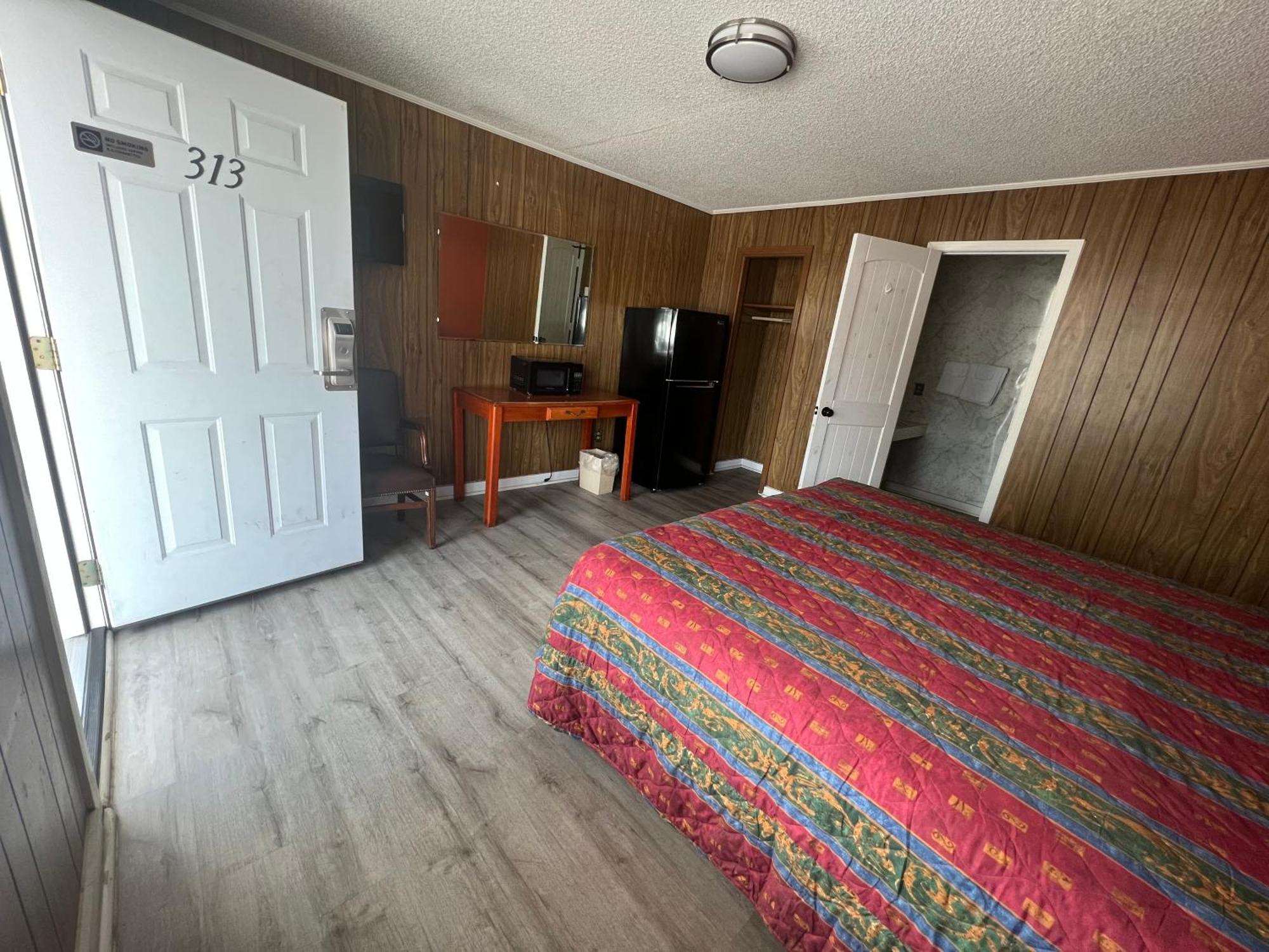 Pinelodge Motel Baxley Экстерьер фото