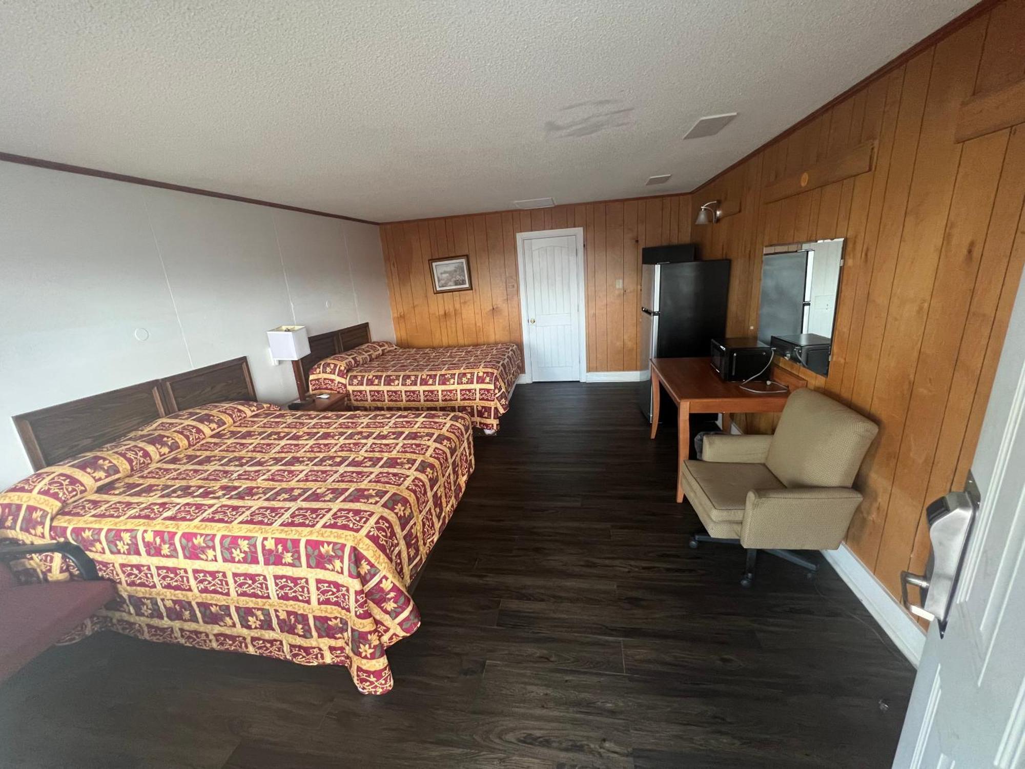 Pinelodge Motel Baxley Экстерьер фото